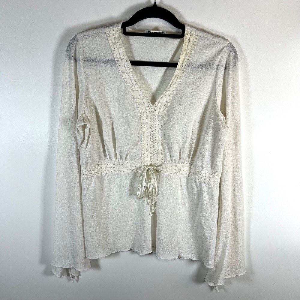 TALL GIRL White Lace Trimmed V‎ Neck Long Sleeve Peasant Top M vintage Y2K boho